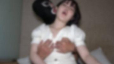 FC2-PPV-4743454 - *20일까지 첫 회 한정 80% 할인* [무삭제] 국내 최고 과학부 출신의 고학력 젊은 여성이 Re◯◯ 전 회장에게 얽매이는 생생한 섹스. 눈을 굴리며 오르가즘에 도달하는 그녀의 얼굴에 손을 떼지 못하는 짜릿함이 너무 좋다