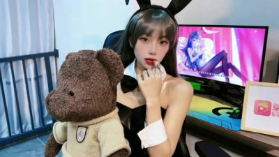 Lolita Club. Sexy bunny girl stockings footjob until she pees - Zixuan