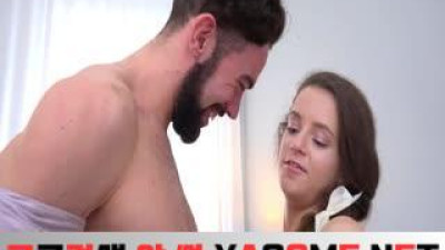 Artist Paints Orgasm With Dick 아티스트, 치킨으로 클라이맥스를 그려봅니다.